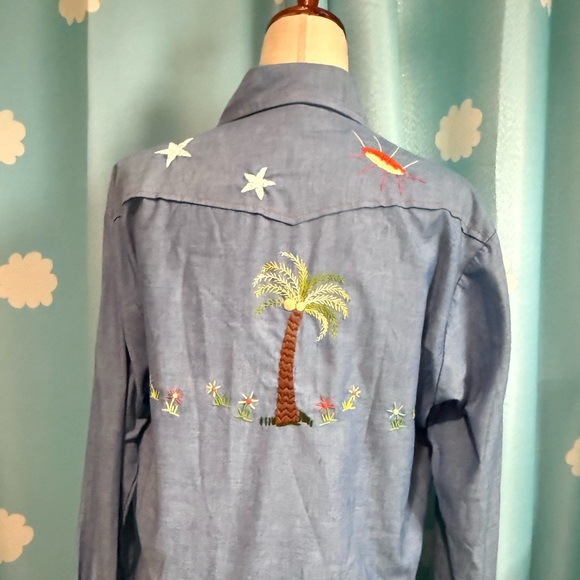 Vintage hand embroidered denim western shirt. Parrot, mushroom, tree, stars, L - Picture 6 of 8